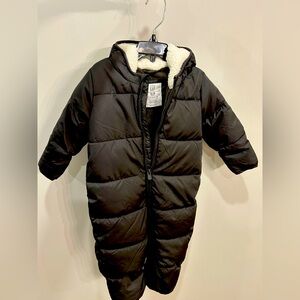 Baby Gap 12-18 month bunting suit never worn